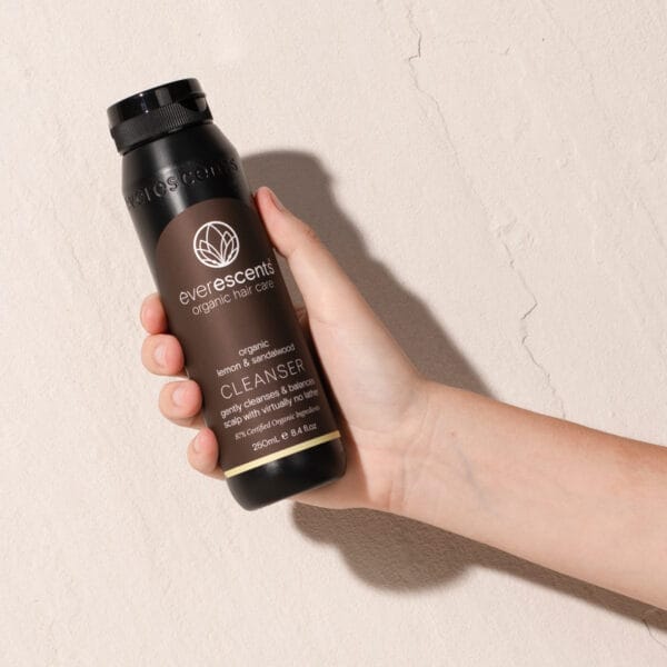 Everescents Organic Lemon And Sandalwood Cleanser 250ml - Image 2